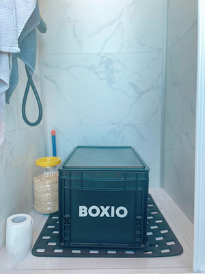 Boxio in shower