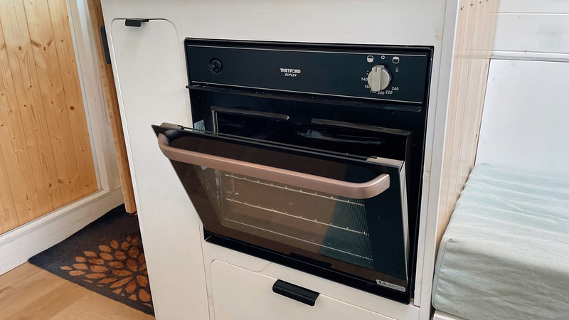 Thetford Duplex oven is ideal for a DIY Camper