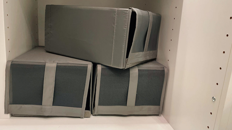 soft storage boxes that have a lit to open